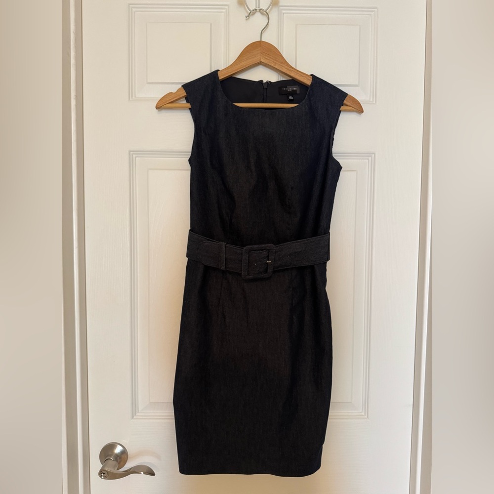 Elegant Navy Fitted Dress with Belt